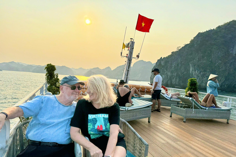 From Hanoi: Cat Ba Island and Lan Ha Bay Day Trip