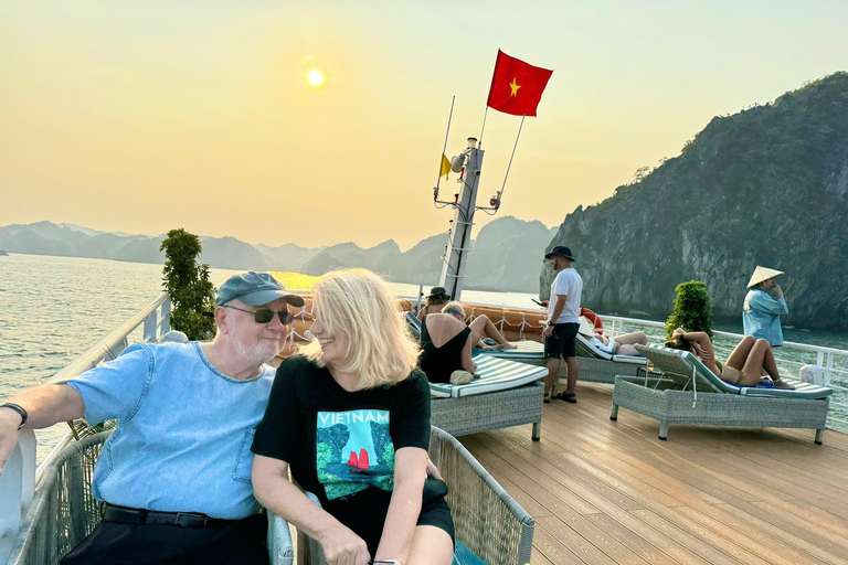 From Hanoi: Cat Ba Island and Lan Ha Bay Day Trip
