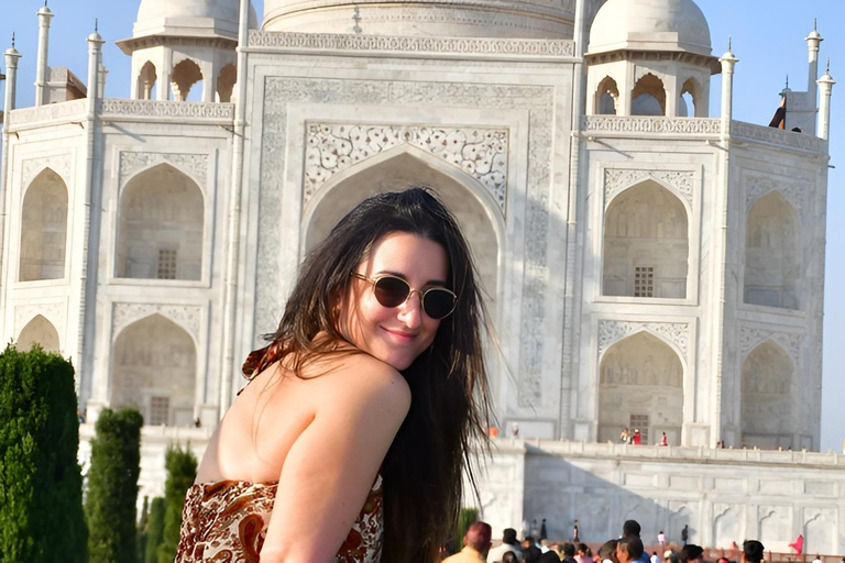 Taj Mahal Mausoleum Skip-the-Line Tour with Expert Guide From Delhi: Taj Mahal & Agra Fort Tour Car + Guide + Tickets