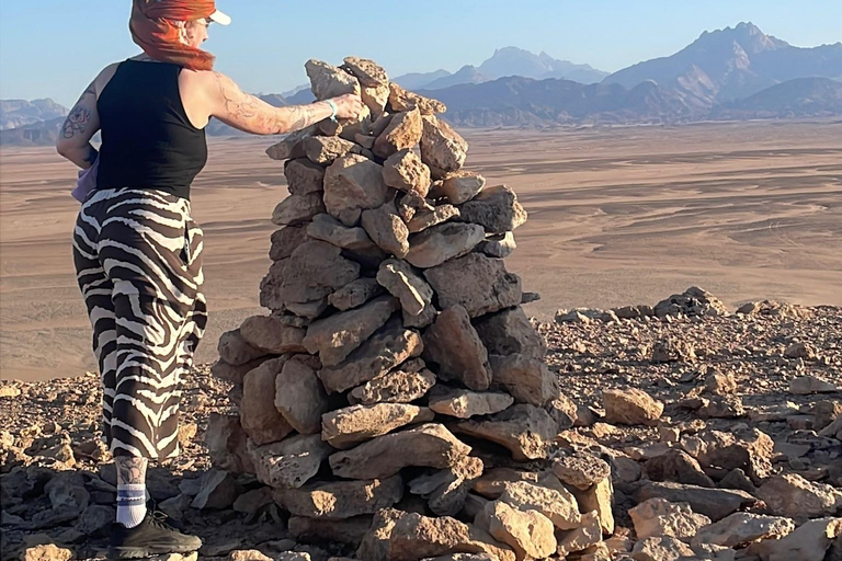 Hurghada: Hiking , dinner & stargazing Advanced hiking tour & camel ride