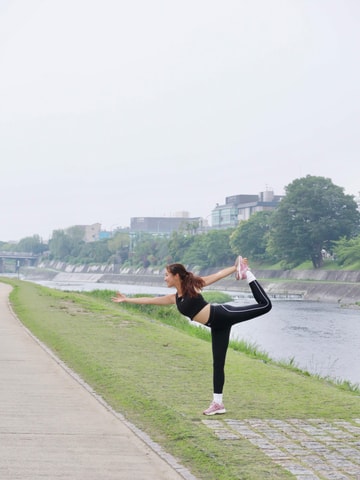 Kyoto: Outdoor Yoga Class by the Kamo River