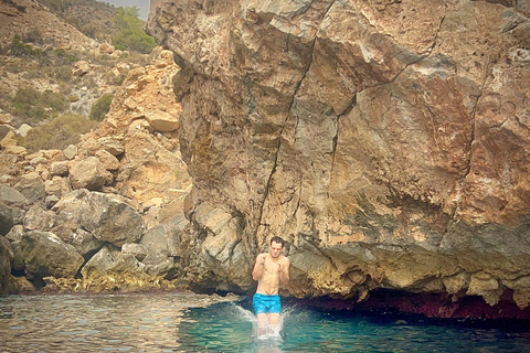 Granada: Deep Water Soloing in Calahonda Pier