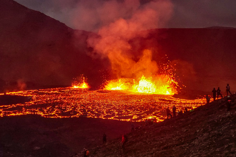 Reykjavík: Guided Afternoon Hiking Tour to New Volcano Site