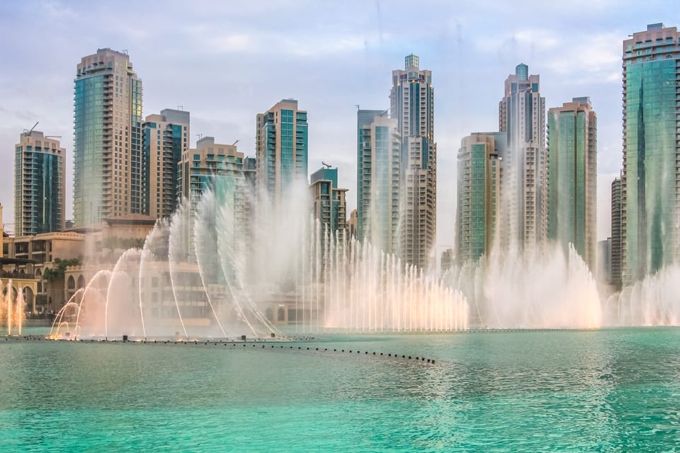 DUBAI  FONTES DO BURJ KHALIFA - QUAL MELHOR LUGAR E HORÁRIO PARA ASSISTIR  AO SHOW DAS FONTES GRÁTIS 