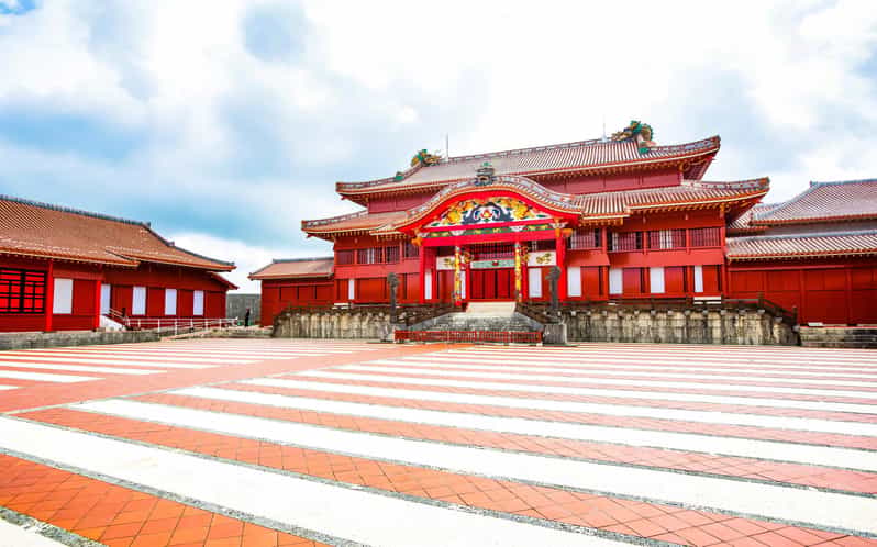 Private shore excursion : Naha Okinawa Shuri Castle & Garden