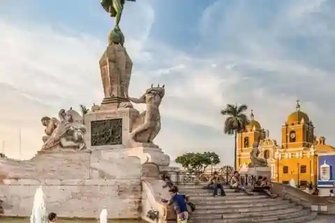 Paranomic City Tour de Trujillo + Paranomic Bus