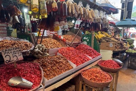 Salvador: Bahia Bites Food Tour with 12+ Tastings