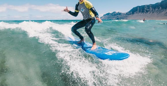 Lanzarote: Surf Lessons in Famara, 2 or 4 Hour