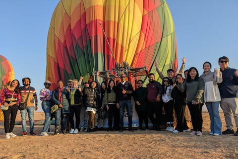 Dubai: Sunrise Hot Air Balloon Ride with Transfers & More