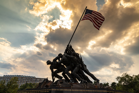 DC: Monuments &amp; Memorials Sunset Tour with Live GuideDC: Monuments and Memorials Sunset Tour by Open-Top Bus