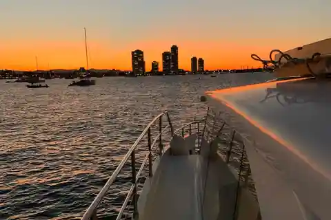 Gold Coast: Sunset Catamaran Cruise with Drinks & Snacks