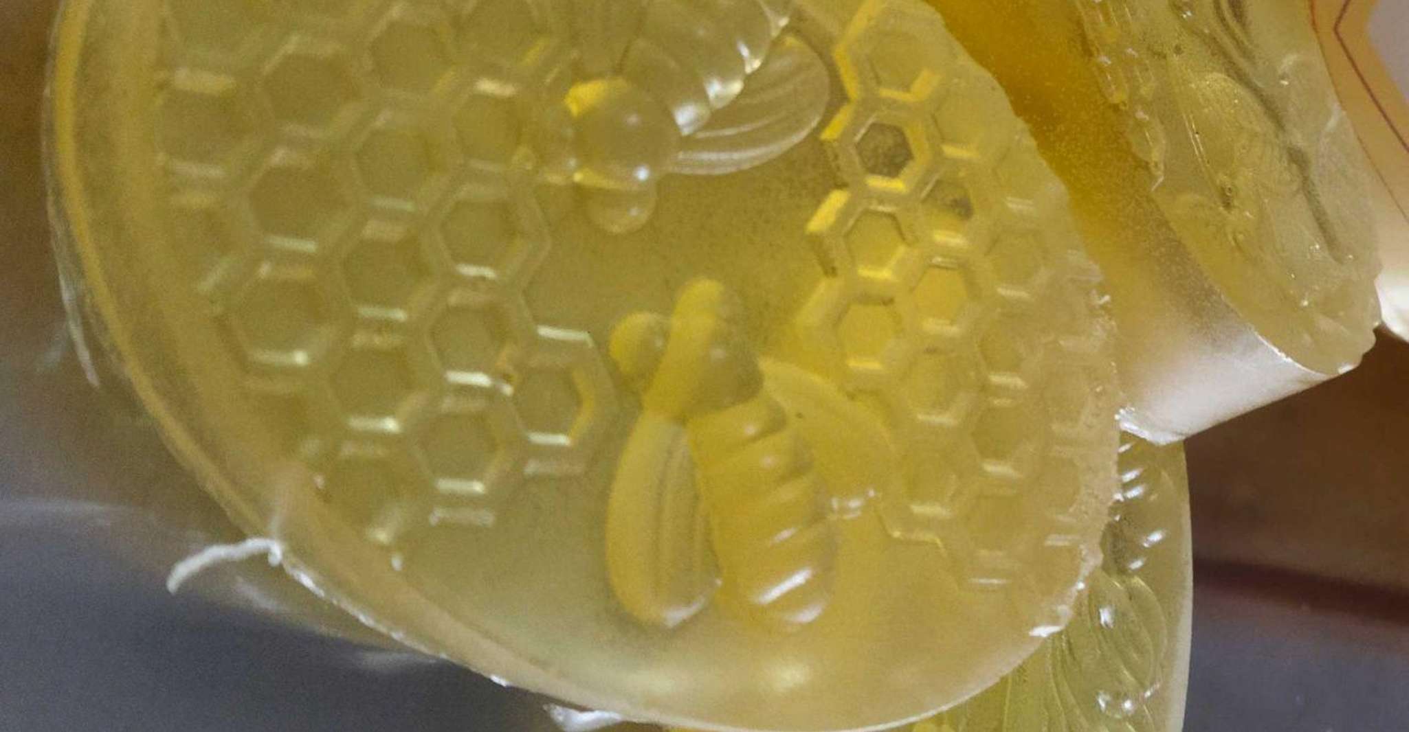 Oristano, Discover the Products of the Beehive - Housity