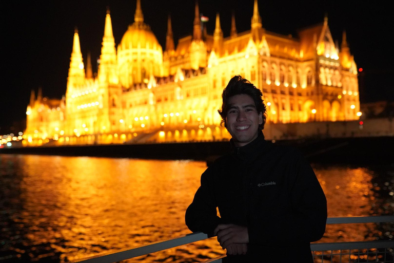 Budapest: crucero nocturno con asientos en la azotea y BYOB (trae tu propia bebida)Budapest: crucero nocturno con asientos en la azotea y bebida incluida