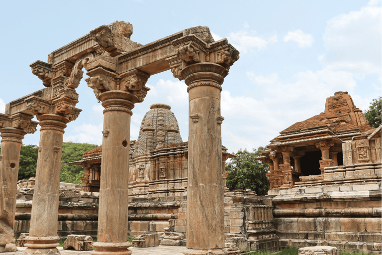 Best of Udaipur Geführte Ganztags-Stadtbesichtigungstour mit dem Auto