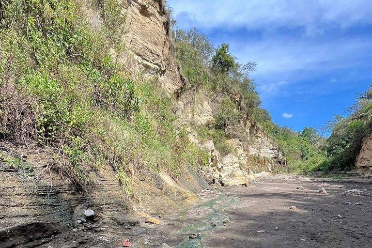 Nairobi: Hell's Gate Park Cycling & Lake Naivasha Tour