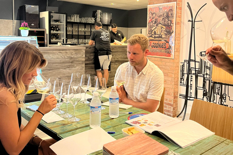 Flavors Route: Tasting of 5 Wines with Pairing in Alicante