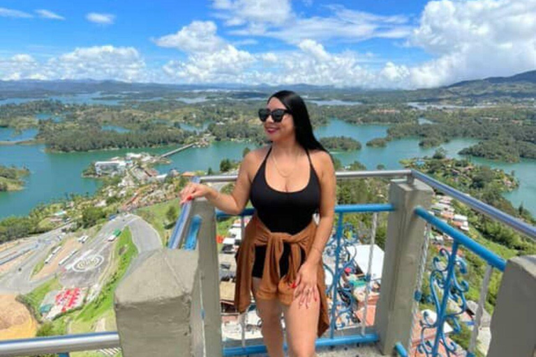 Medellín: Guatapé &amp; Piedra del Peñol Private Tour