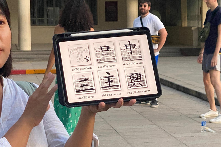 Ho Chi Minh City: Downtown Walking Tour with Local Join-group tour