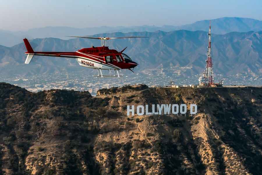 Beverly Hills und Hollywood: Helikopter-Rundflug. Foto: GetYourGuide