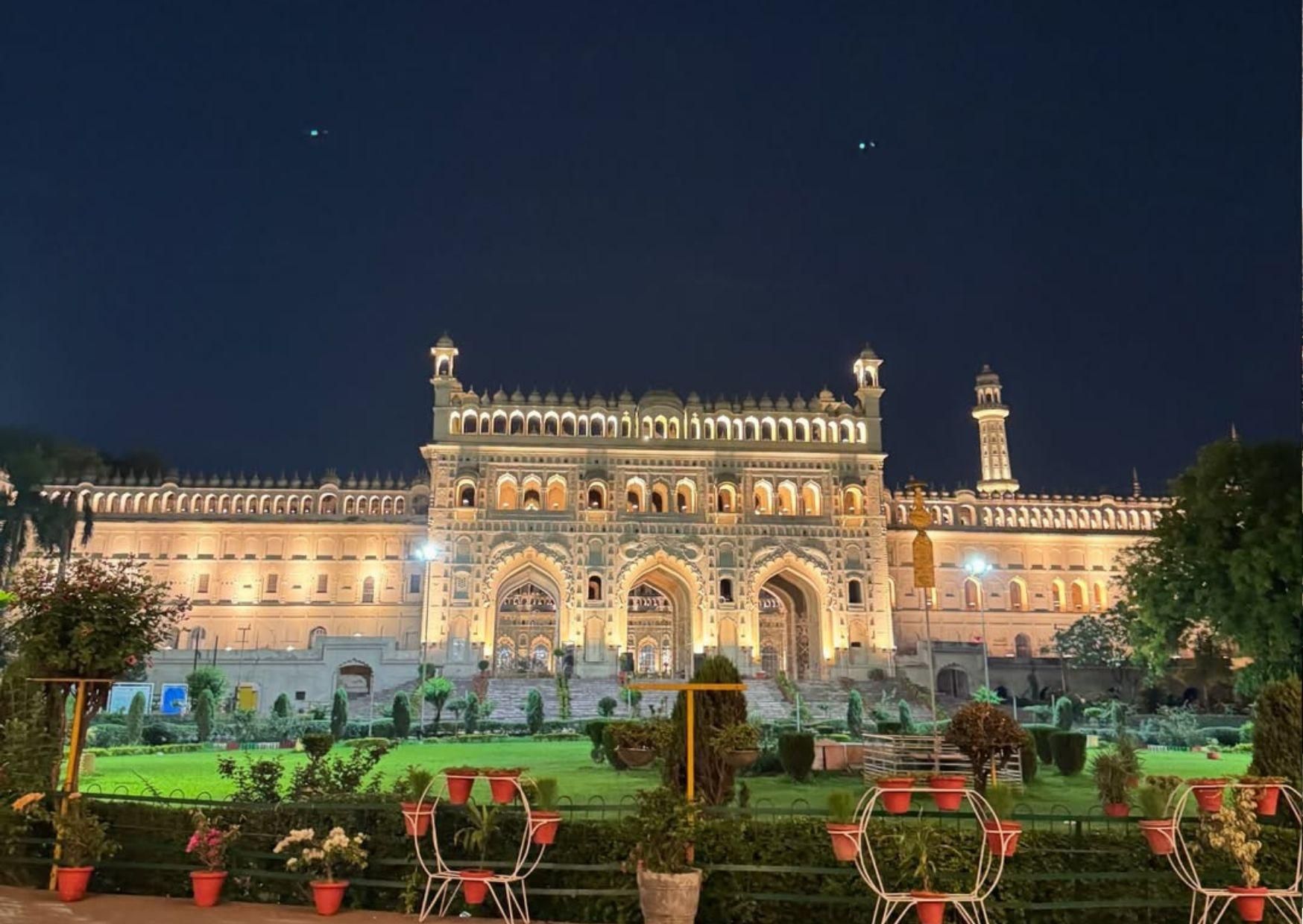 Lucknow bei Nacht erkunden: Führung zu Fuß