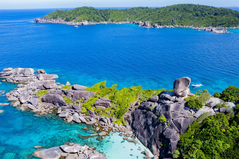 Phuket/Khao Lak : Circuit aventure sur les îles Similan avec 3 repasKhaolak : Circuit d&#039;aventure sur les îles Similan avec 3 repas