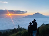 Monte todo incluido Batur Sunrise Trekking y Hot Spring - Housity