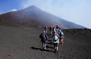 Etna: tour guidato in vetta fino a 3.400 m, con servizio navetta opzionale