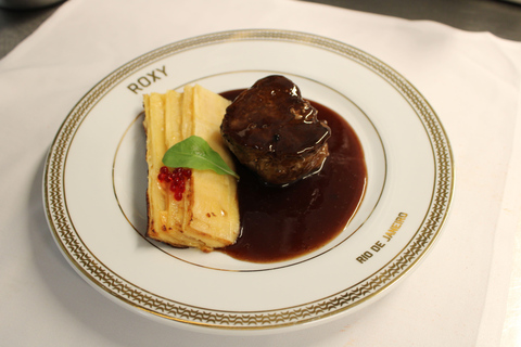 Rio de Janeiro: Roxy Dinner Show - Dinner + Drink & Show