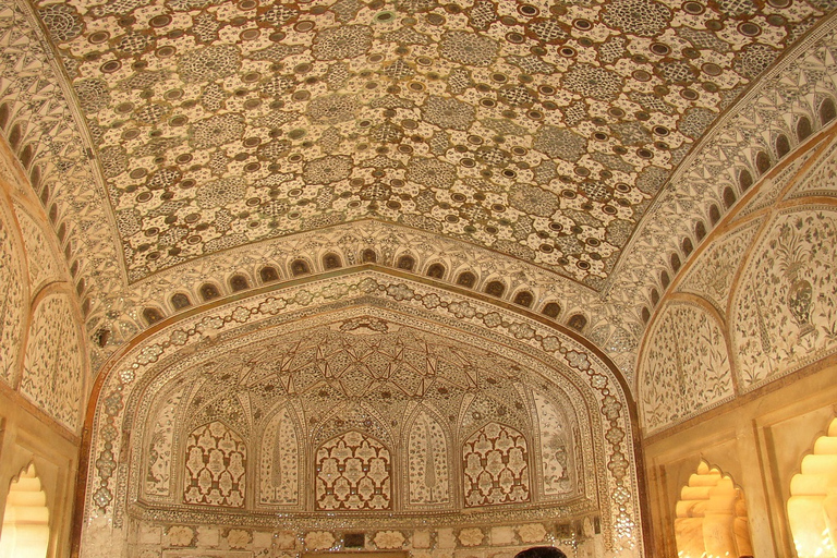 Jaipur: een grote erfgoedtour op dezelfde dag - Heritage Rajasthantour met lunch, monumententicket, alleen auto- en lokale gids.