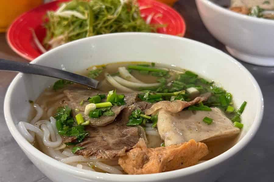 Ho Chi Minh: Original Walking Street Foodtour mit Einheimischen. Foto: GetYourGuide
