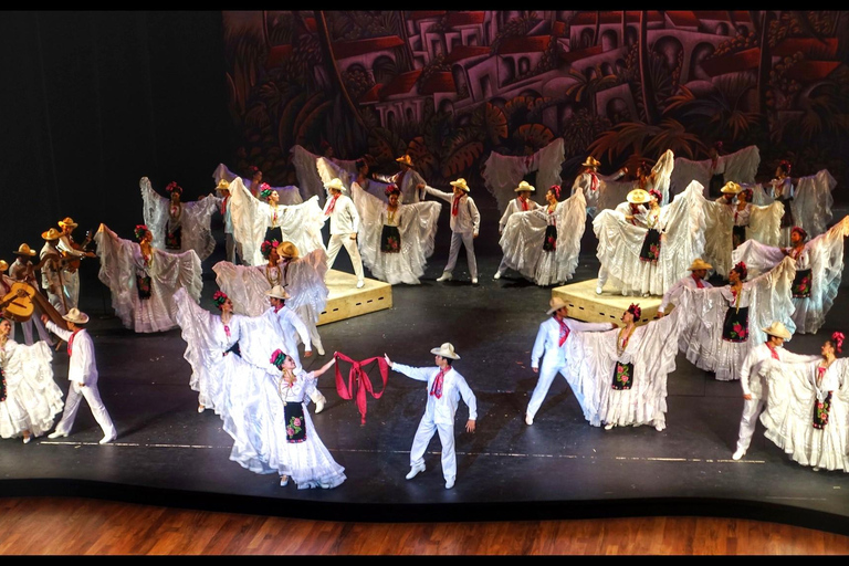 Aproveite o Ballet Folclórico no Palácio de Belas Artes.Curta o Ballet Folclórico no Palácio de Bellas Artes