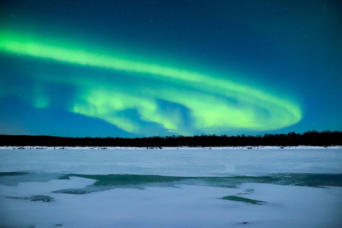 From Rovaniemi: Aurora Borealis Trip in Lapland Lakeside