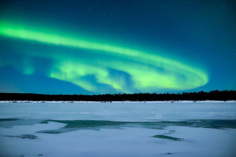From Rovaniemi: Aurora Borealis Trip in Lapland Lakeside