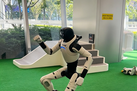 Shanghai: Futuristic AI & Tech Experience Tour