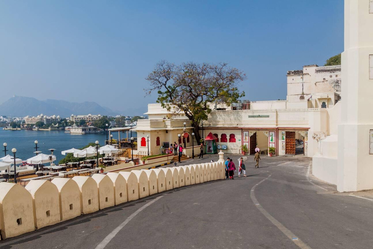 Udaipur: Heritage & Culture Walking Tour with Guide Udaipur: Heritage and Cultural Walking Tour