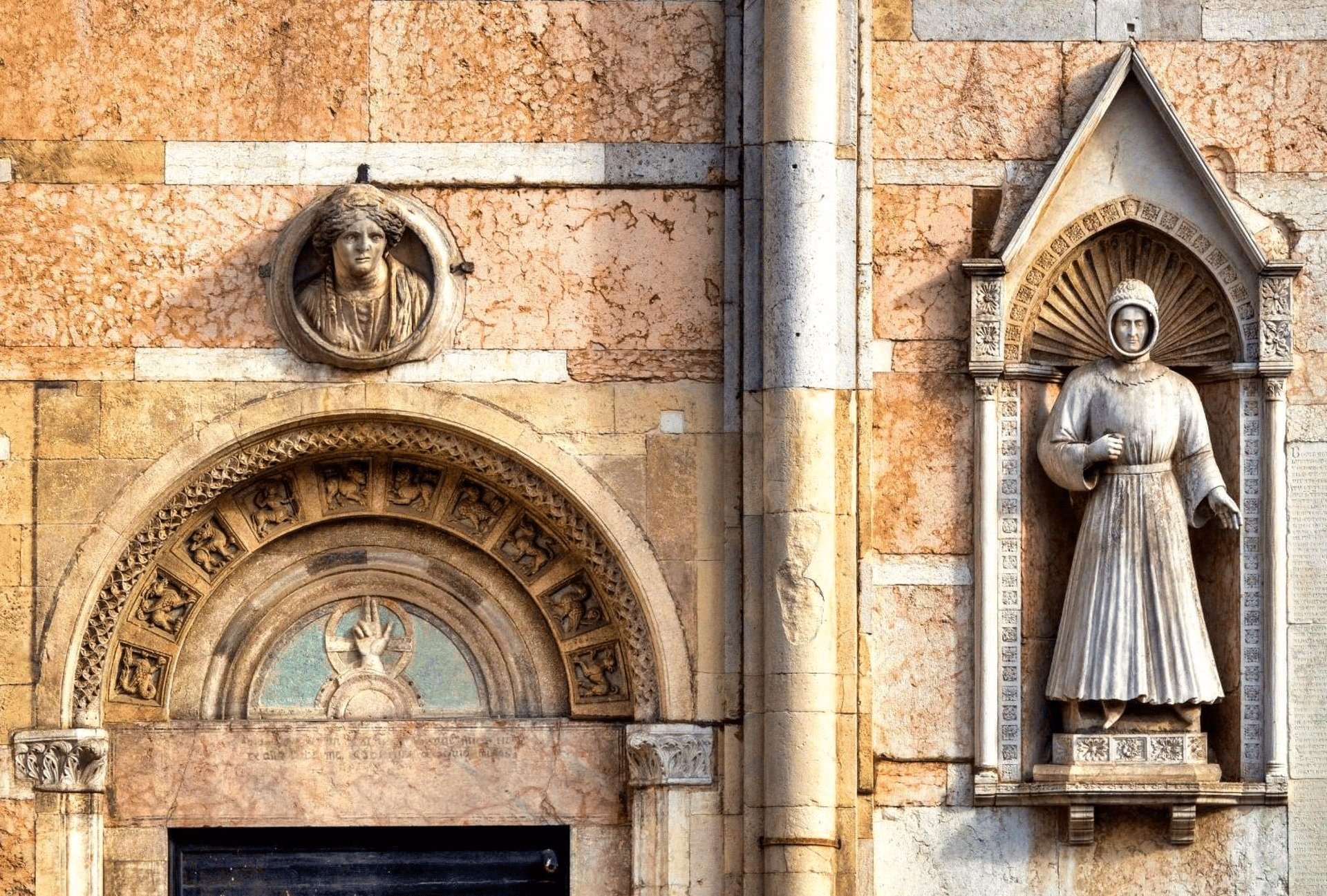 Lucrezia Borgia: Intrigen, Leidenschaften und Macht in Ferrara