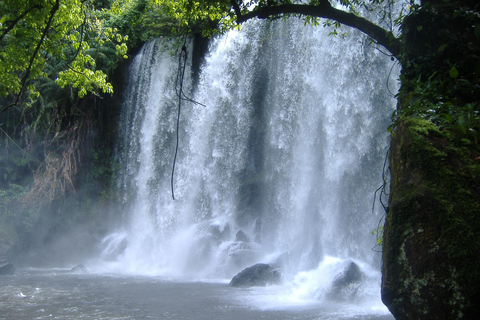 Cachoeira da montanha Kulen e maravilhas históricas