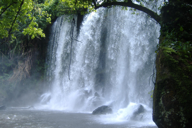 Cascata del Monte Kulen e meraviglie storicheCascata del monte Kulen e meraviglie storiche