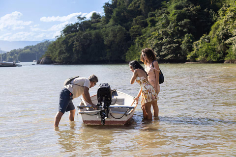 Angra dos Reis: Ilha Grande & Paraty Sailing Tour