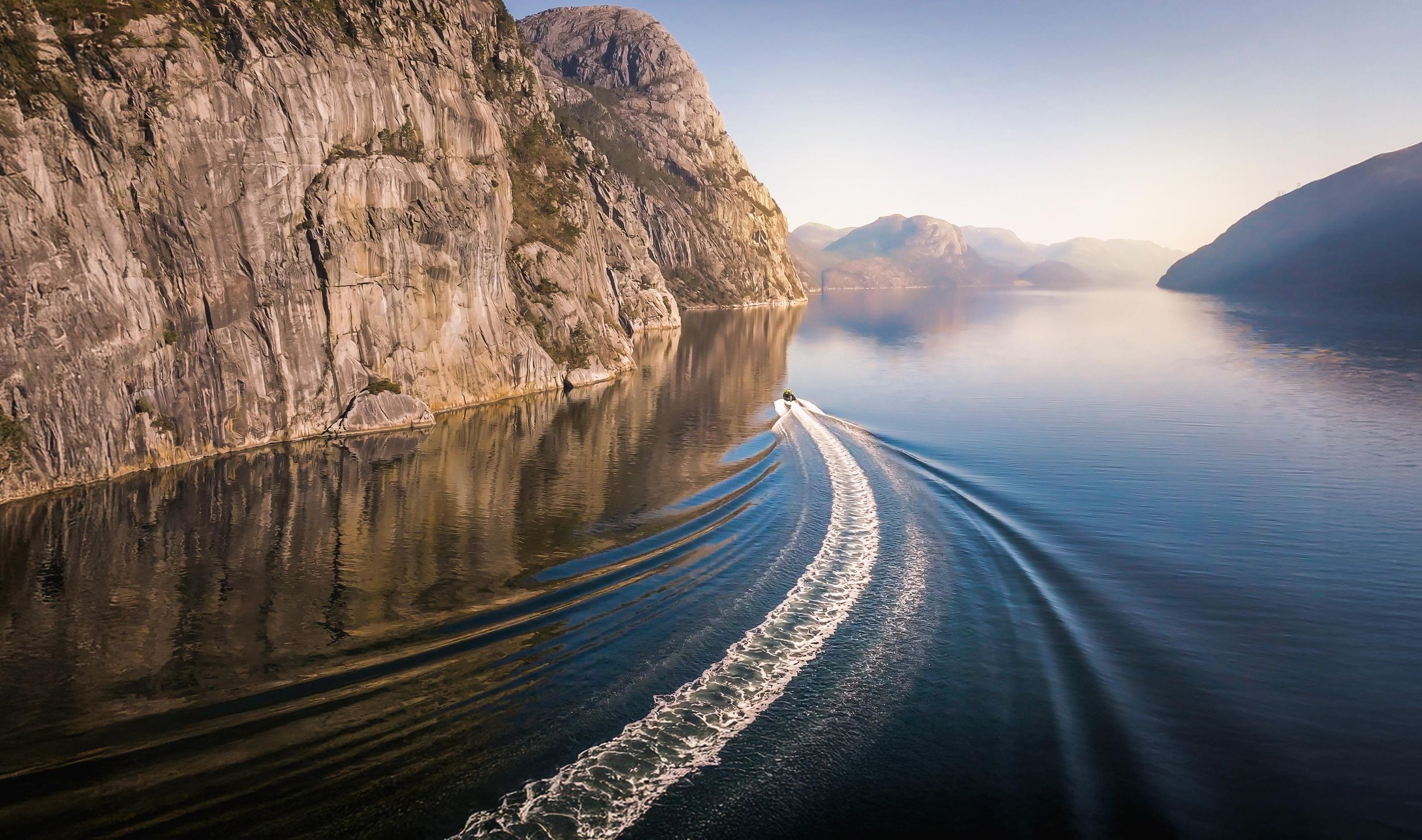 Von Stavanger: Lysefjord-Bootstour mit RIB und Besuch des Bootshauses