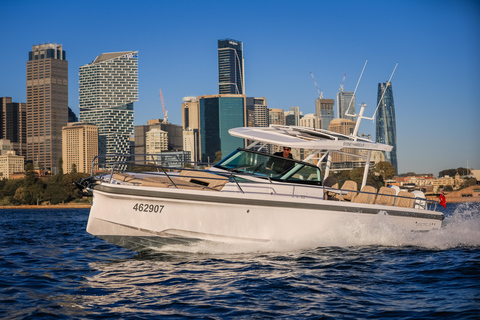 Sydney: Secrets Cruise with Lunch at Famous Yacht Club Sydney: Secret Beaches Harbor Cruise with Local Guide