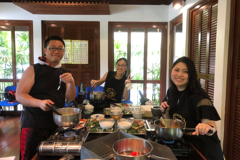 Phuket - Cours de cuisine thaïlandaise de l'Eléphant Bleu avec visite du marché