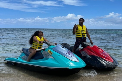 Parasailing en moto acuática y excursión a Margaritaville en Montego Bay
