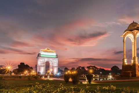 Delhi: Night Tour with Rickshaw Ride and Street Food Private Tour with Rickshaw Ride and Food Tasting