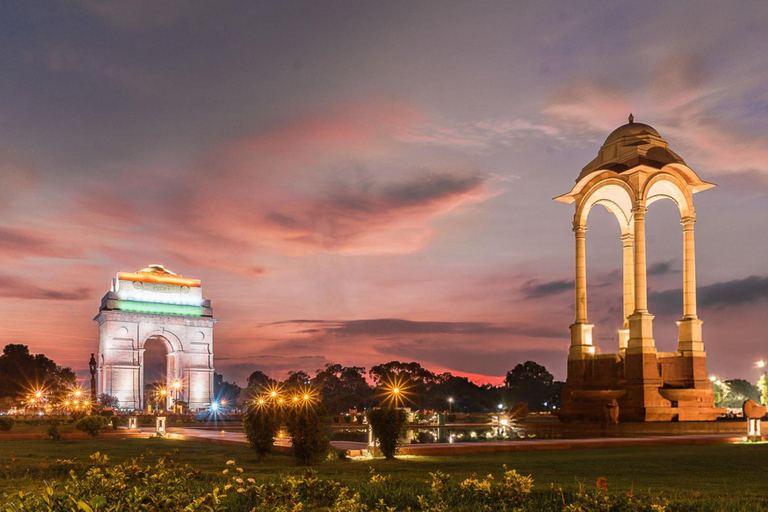 Delhi: Night Tour with Rickshaw Ride and Street Food Private Tour with Rickshaw Ride and Food Tasting