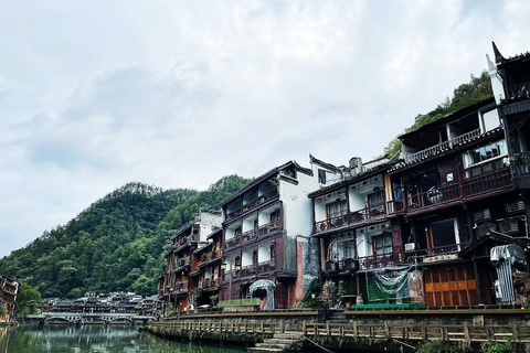 Zhangjiajie: Furong & Fenghuang 2-Day Tour with Boat Ride Small Group (4 people)