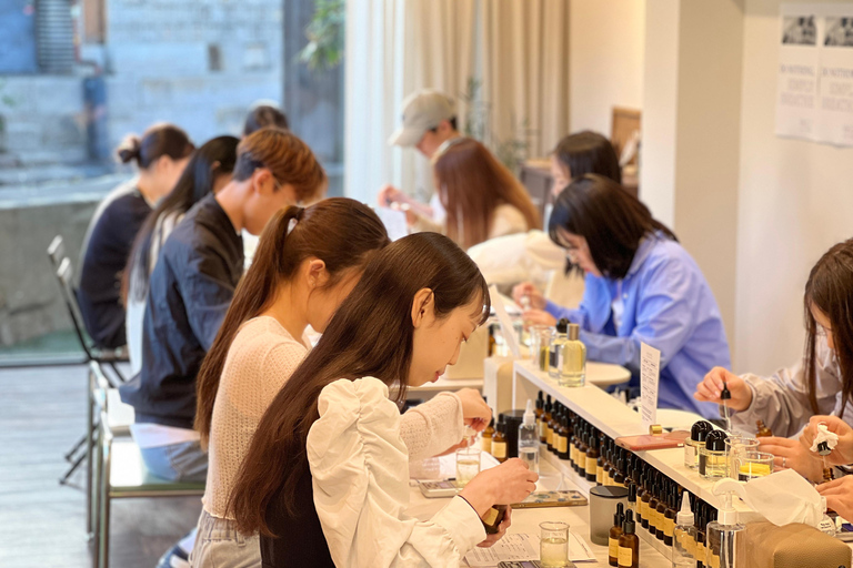 Seoul: Creëer je eigen natuurlijke parfum met een parfumeur&quot;.