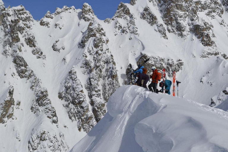 Batoumi : aventure de 2 jours en Svanétie, Ushguli, Mestia et les glaciersBatoumi : aventure de deux jours en Svanétie, Ushguli, Mestia et les glaciers