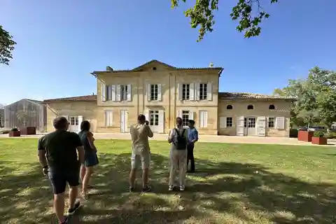 Bordeaux: Saint-Émilion wine tour in a small group