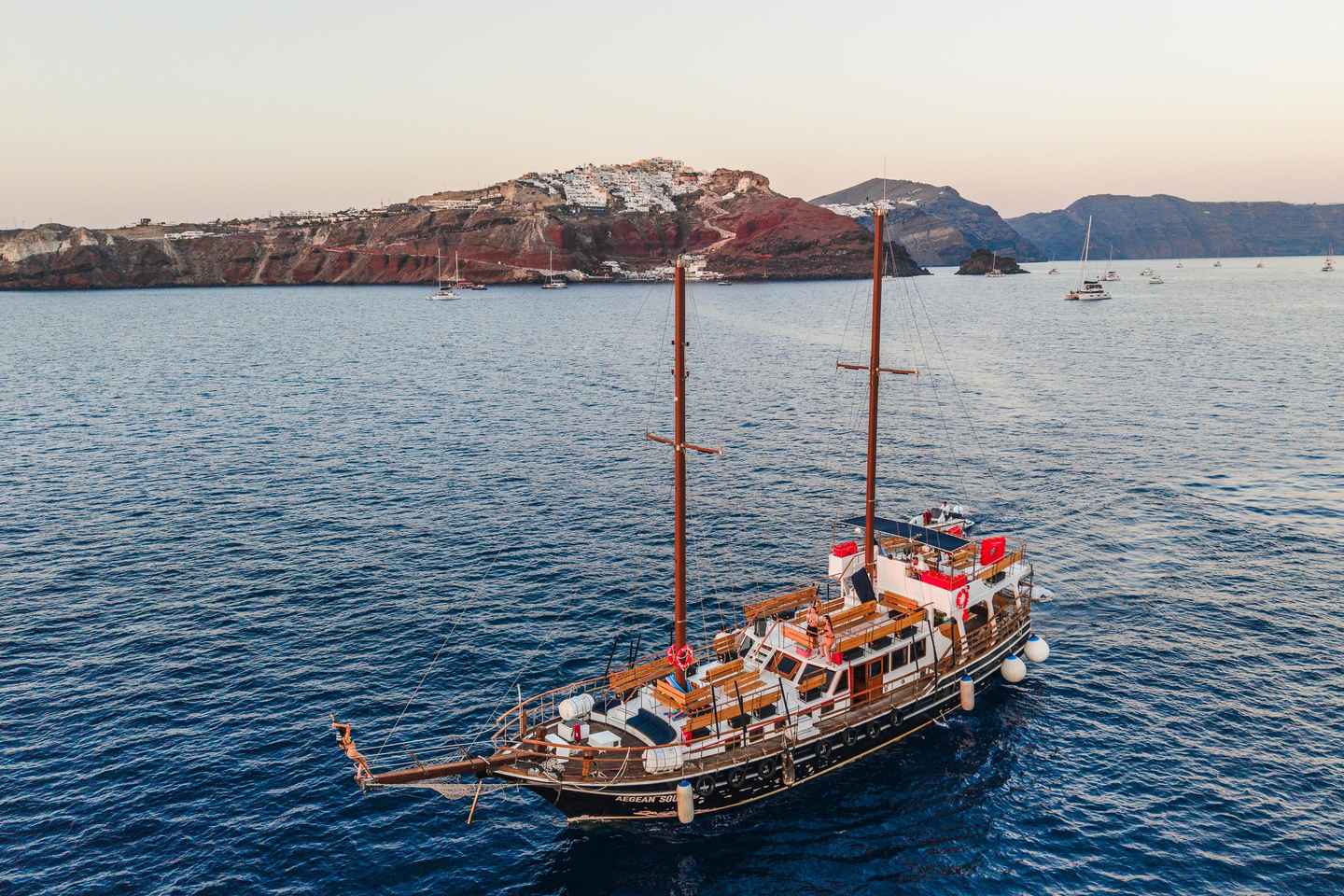Santorini: Volcanic Islands Cruise with Hot Springs Visit - English Cruise without Oia
